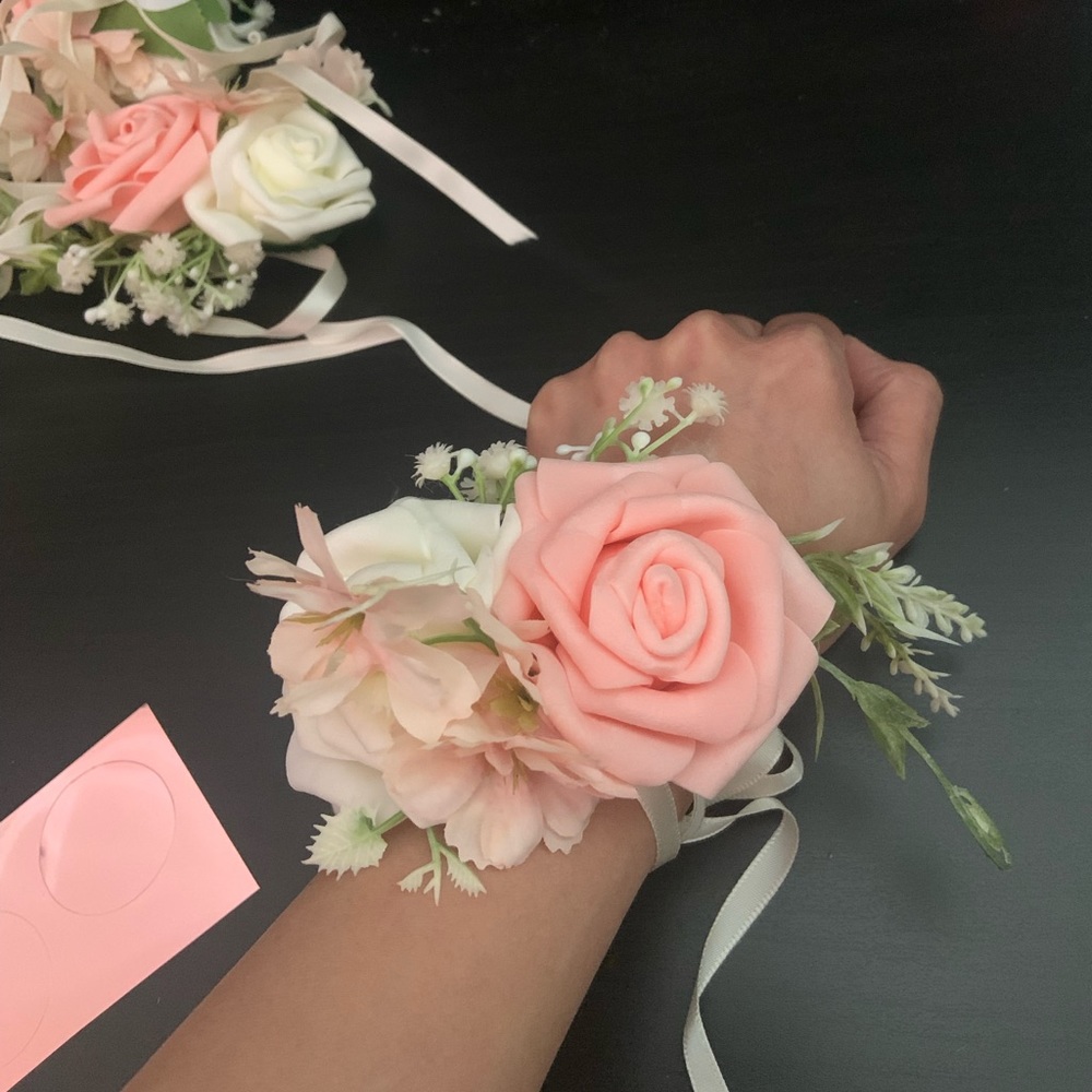 6 corsages
